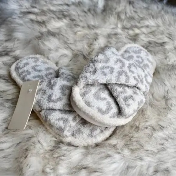 NWT Mirmaru Grey Leopard Print Slippers - Picture 2 of 4